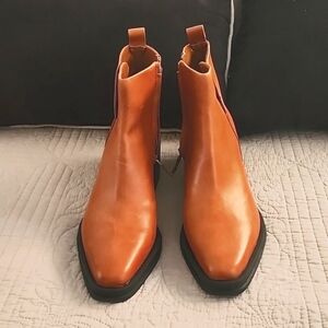 Womens Franco Sarto Doren Bootie size 10M